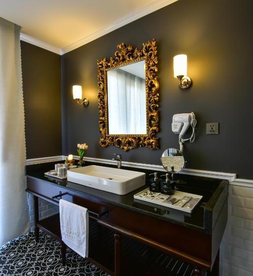 سوئیت اجرایی با مشاهده, Del Luna Boutique