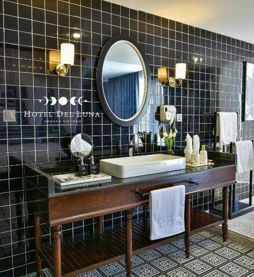 سوییت جونیور با چشم‌انداز دریا, Del Luna Boutique