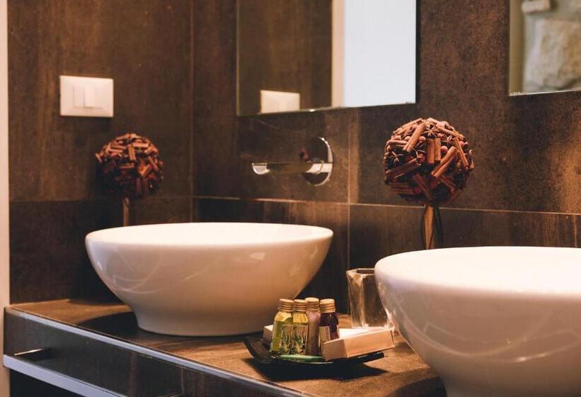 اتاق استاندارد با وان آب گرم, Eveline 2   Piscina Privata O Jacuzzi