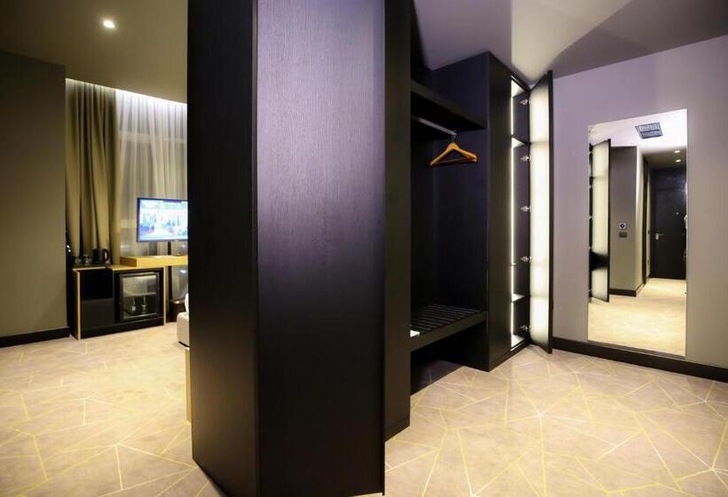 スーペリアールーム, The Central View Boutique