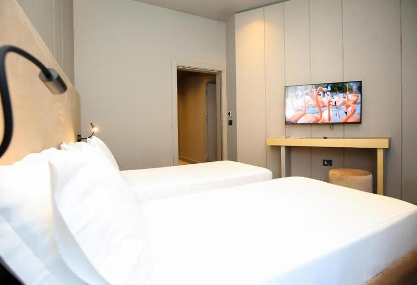 デラックスファミリールーム, The Central View Boutique