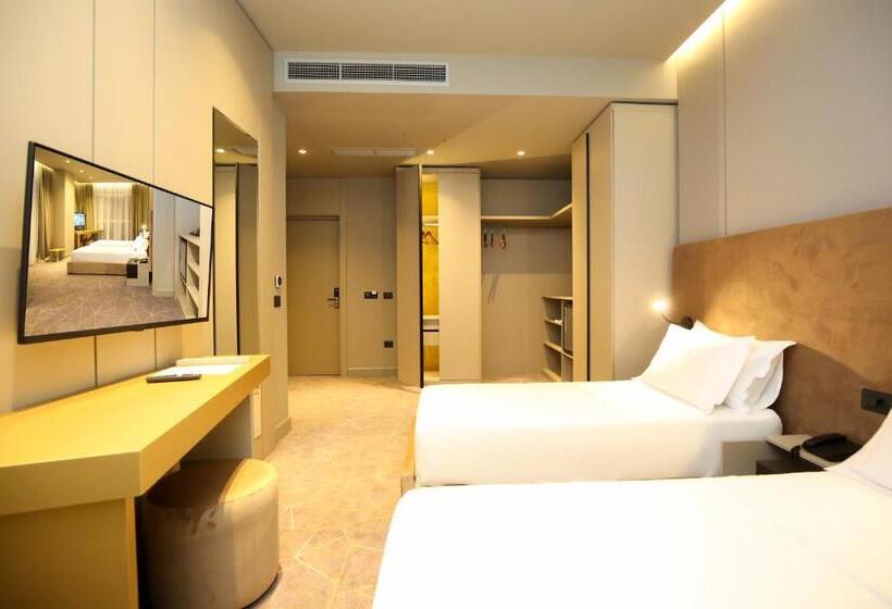 デラックスファミリールーム, The Central View Boutique