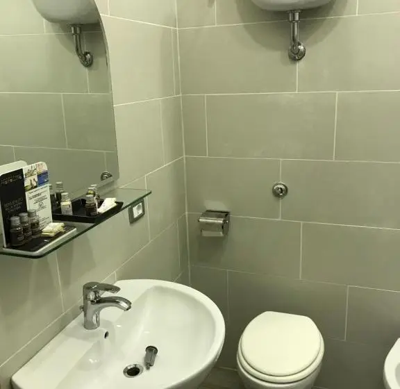 اتاق استاندارد چهار تخته با چشم‌انداز دریا, Villa Scotillo Boutique