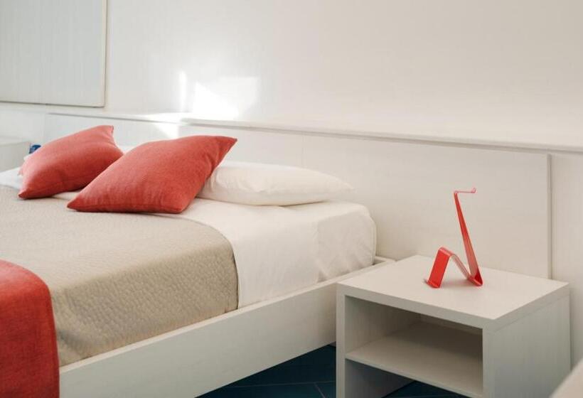 Háromágyas Standard Szoba, Corallo Residence