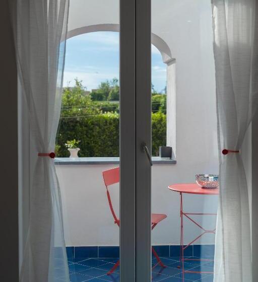 Quarto Triplo Estandar, Corallo Residence