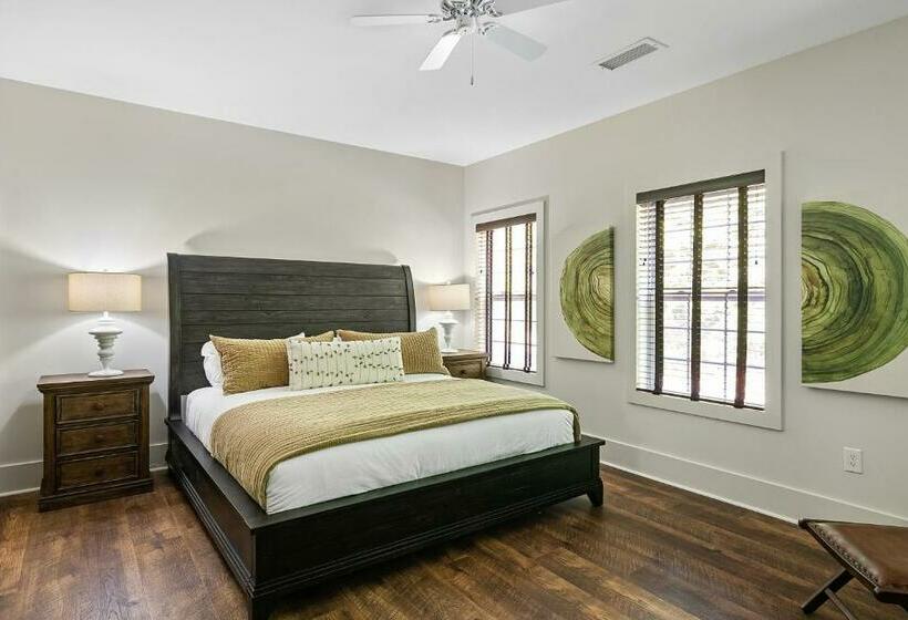 جناح سرير كينج, The Blowing Rock Manor