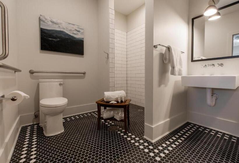 غرفة قياسية فردية لذوى الإحتياجات الخاصة, The Blowing Rock Manor