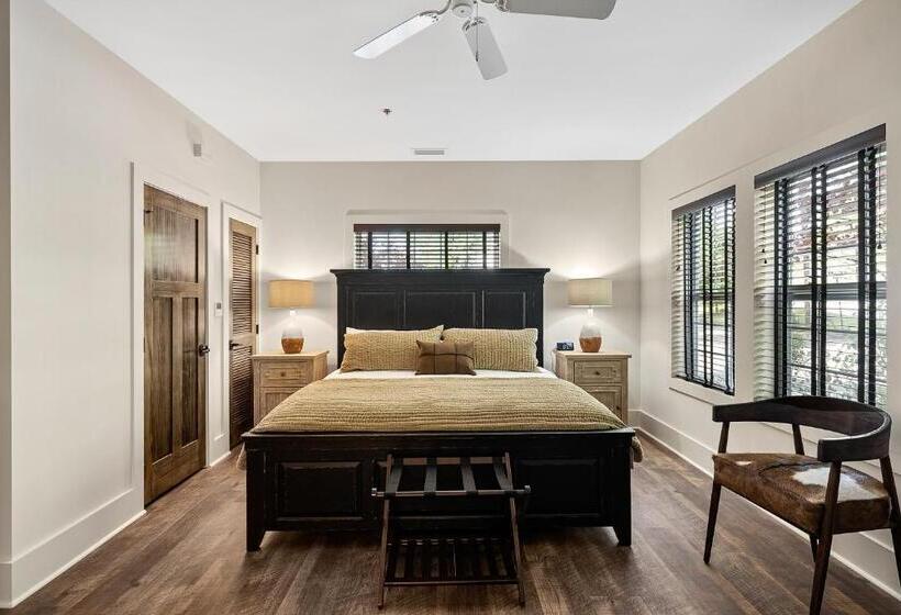 غرفة قياسية فردية لذوى الإحتياجات الخاصة, The Blowing Rock Manor