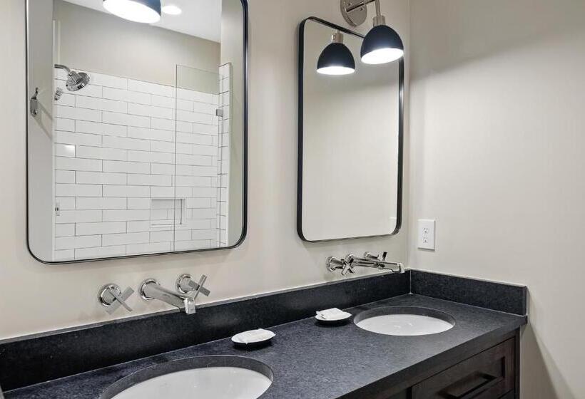 جناح ديلوكس سرير كينج, The Blowing Rock Manor