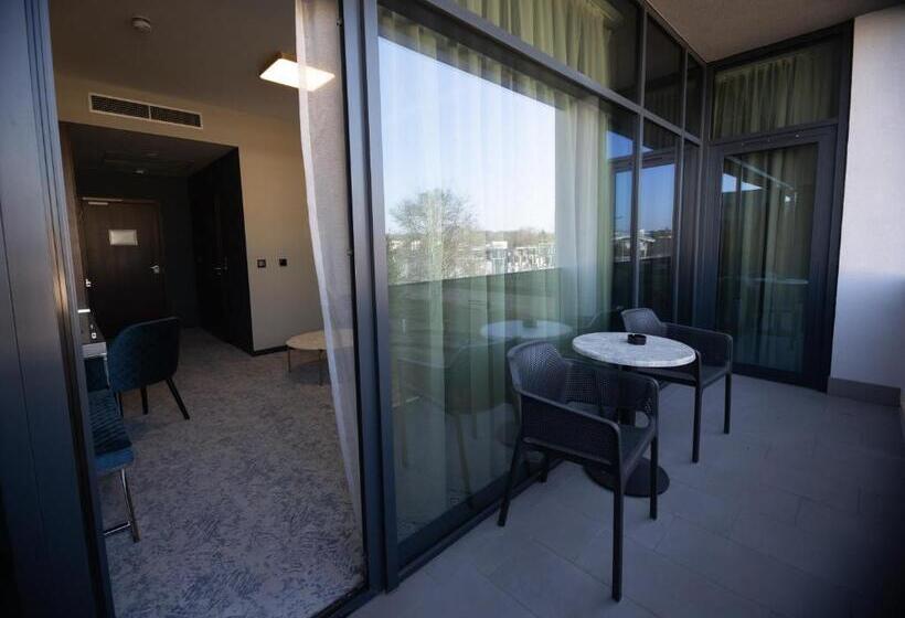 Полулюкс, Tisia Hotel & Spa