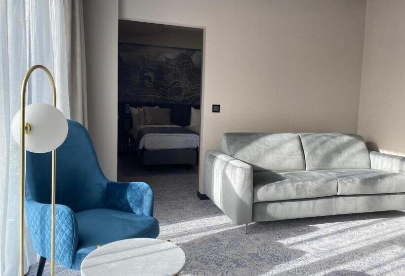 סוויטת ג'וניור, Tisia Hotel & Spa