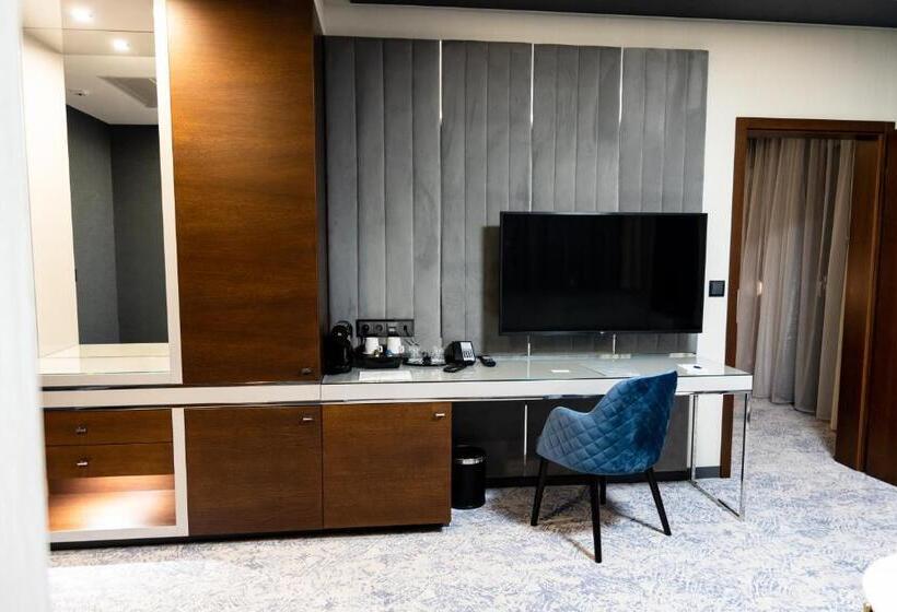 סוויטה דלוקס, Tisia Hotel & Spa