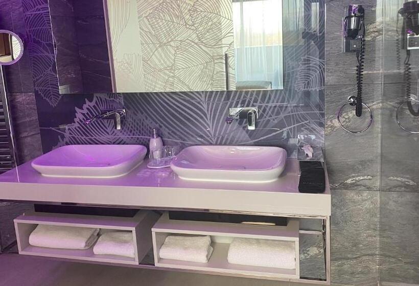 סוויטה דלוקס, Tisia Hotel & Spa