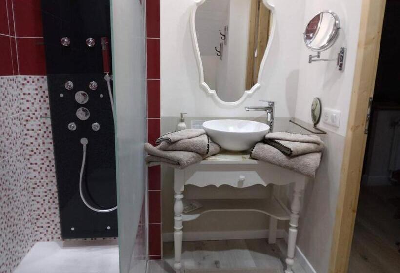 اتاق استاندارد با تخت بزرگ, Chalet Mina