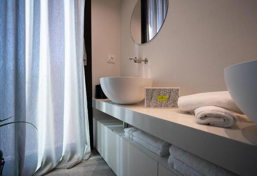Апартаменты 1 Спальня Вид на Море, Piccola Maesta' Boutique Rooms