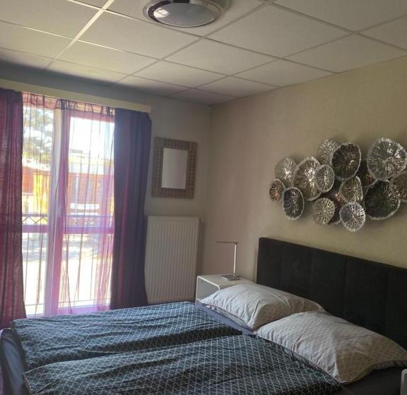 Family Suite, Panzió Tata