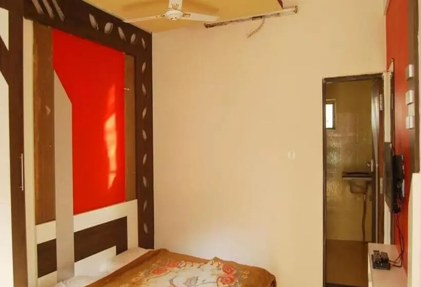 デラックスルーム, Hemprabha B&b Homestay By Stayapart