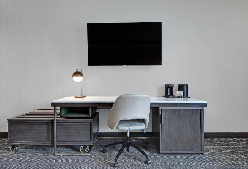 Стандартный Номер Кровать Кинг, Courtyard By Marriott Manhattan Aggieville