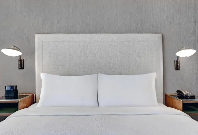 障害者適応デラックスルーム, Courtyard By Marriott Manhattan Aggieville