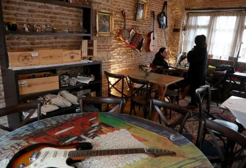 اتاق ساده سه‌ نفره, Le Petit Secret, Korce, Albania