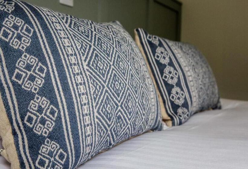 스탠다드 룸, The Mallard