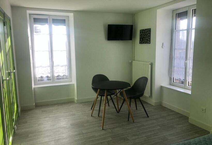 غرفة ديلوكس, Les Papoulis