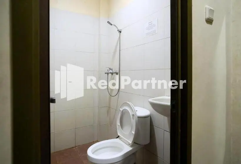 スーペリアールーム, Reddoorz At Sparkling Hotel Surabaya