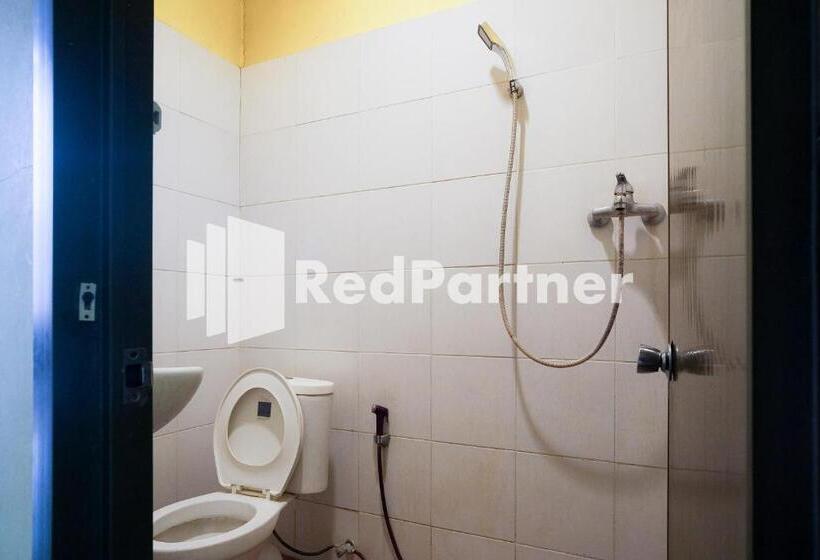 高级大房间, Reddoorz At Sparkling Hotel Surabaya