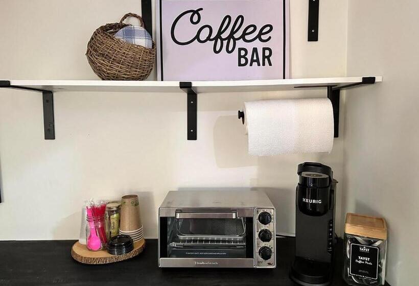 جناح, Sylvan Valley Lodge And Cellars