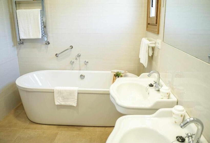 디럭스 패밀리 룸, Taray En órgiva