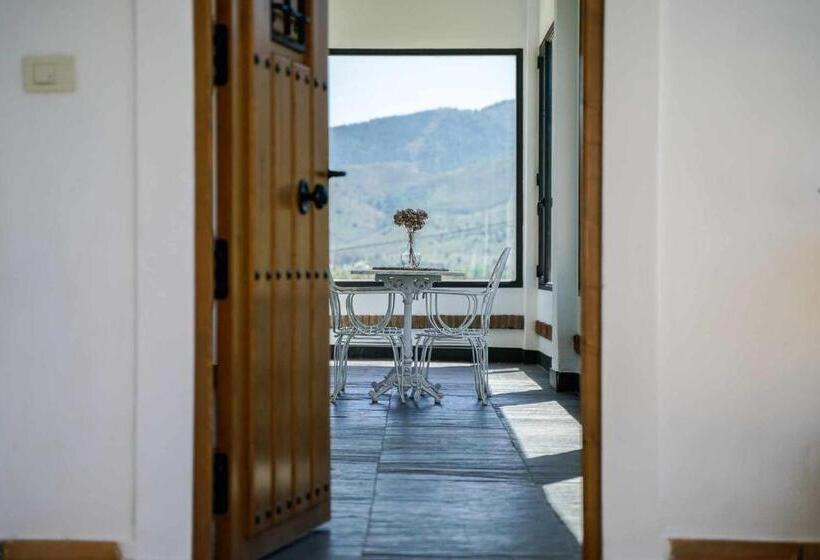 디럭스 패밀리 룸, Taray En órgiva