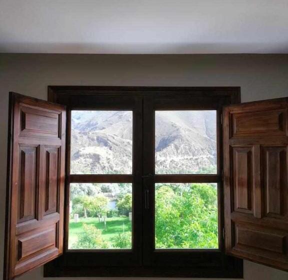 패밀리 룸 가든 전망, Taray En órgiva