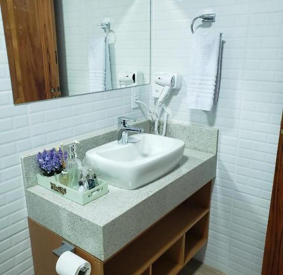 جناح مزود بجاكوزى, Pousada Cabana Na Floresta Monte Verde