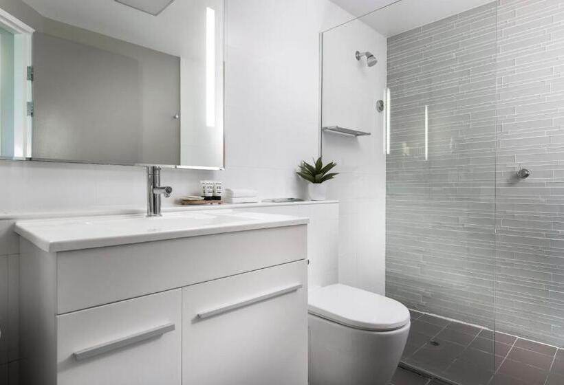 带大床的标准间, Grand Hotel And Apartments Townsville