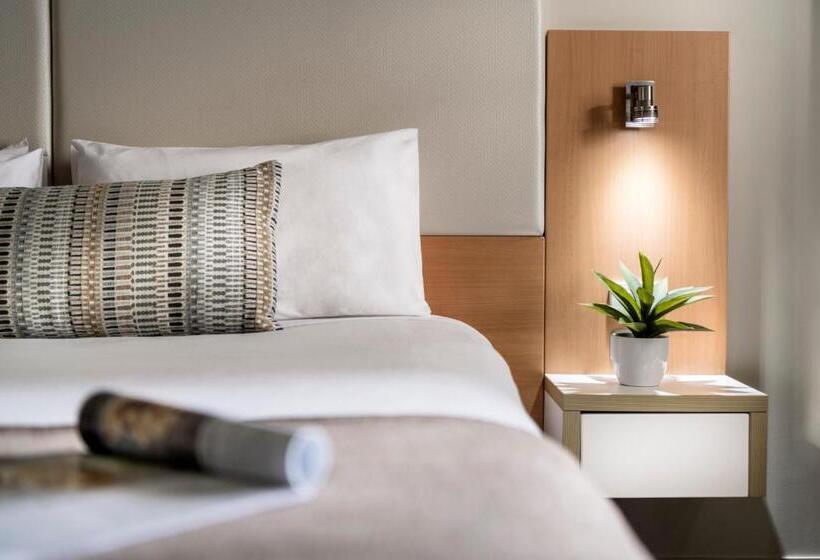 스탠다드 룸 킹사이즈 침대, Grand Hotel And Apartments Townsville
