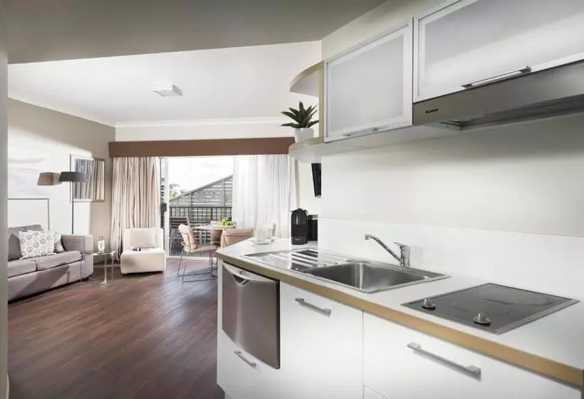 آپارتمان اقتصادی دو خوابه, Grand Hotel And Apartments Townsville