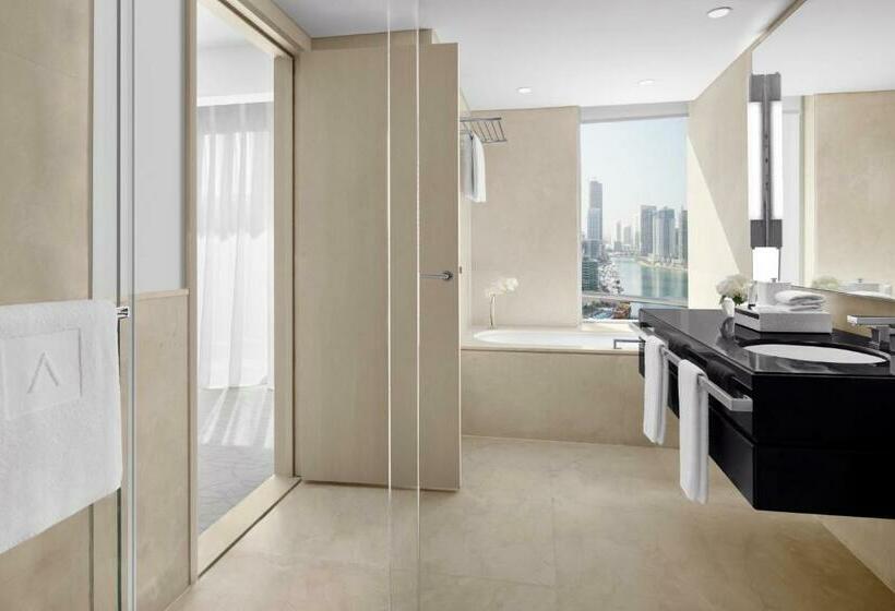 اتاق اجرایی با تخت بزرگ, Jw Marriott Hotel Marina