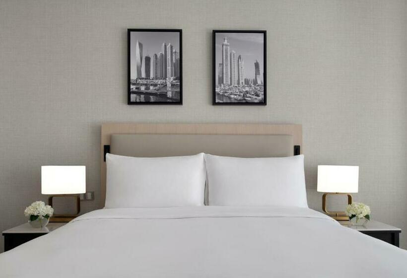 اتاق اجرایی با تخت بزرگ, Jw Marriott Hotel Marina