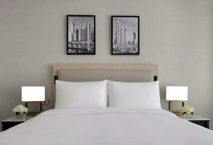 اتاق اجرایی با تخت بزرگ, Jw Marriott Hotel Marina