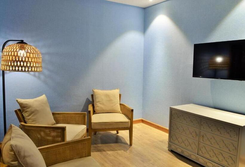 سوییت, A&em Art