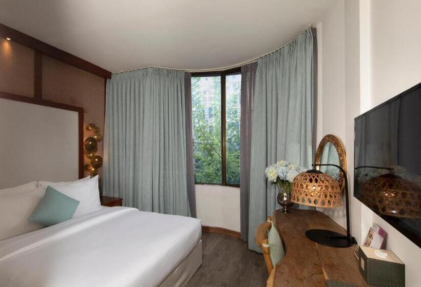 سوییت, A&em Art