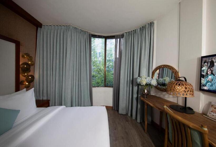 سوییت, A&em Art