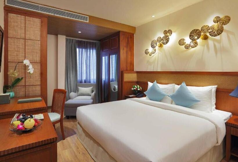 اتاق لوکس, A&em Art