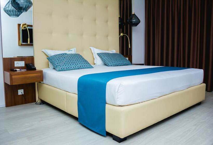 スタンダードルーム, Afrin Prestige