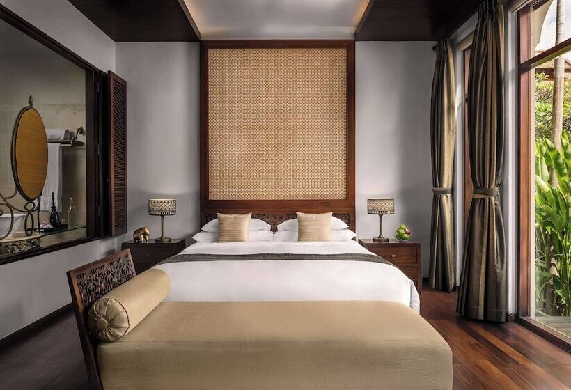 Люкс с Террасой, Anantara Angkor Resort