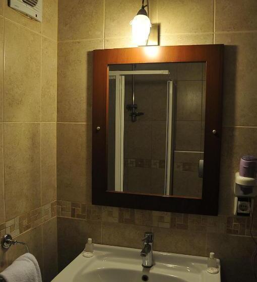 اتاق استاندارد سه نفره, Antikhan