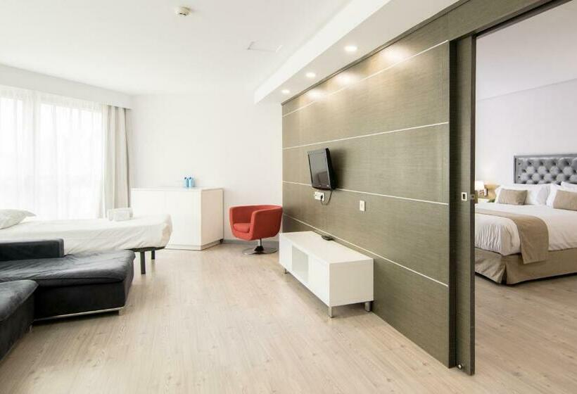 סוויטת ג'וניור, Cullera Holiday