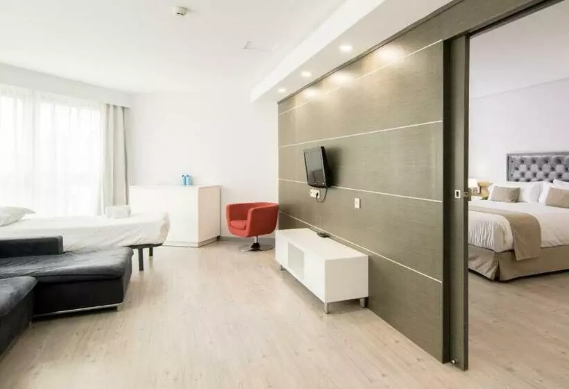 سوییت جونیور, Cullera Holiday