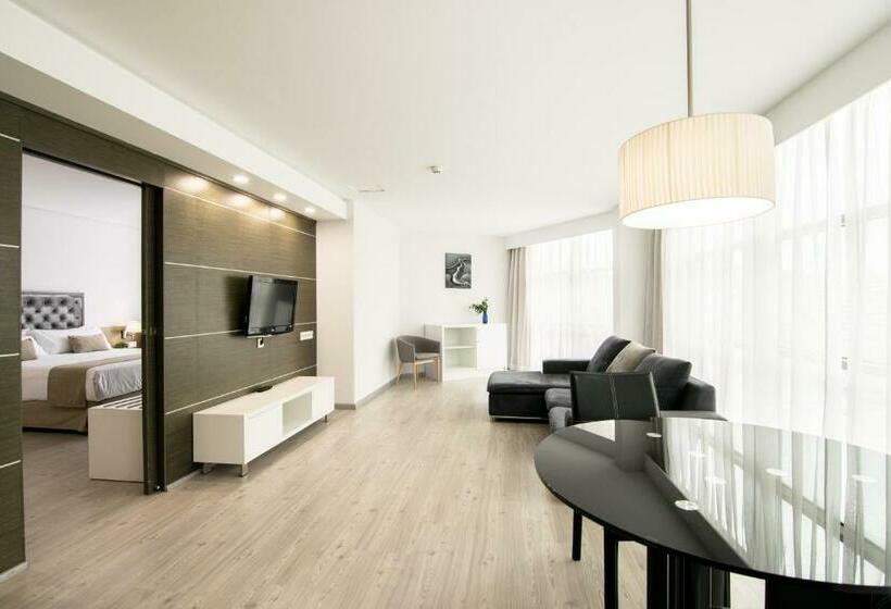 סוויטת ג'וניור, Cullera Holiday