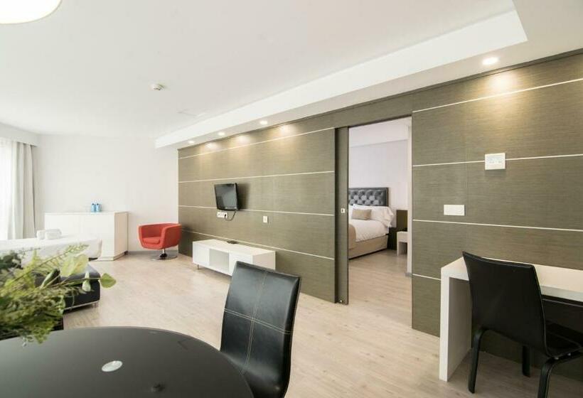 סוויטת ג'וניור, Cullera Holiday